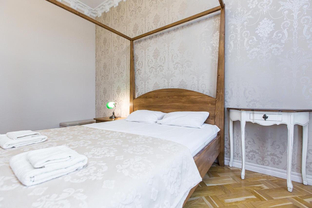 Австрійська Квартира В Центрі На Вулиці Михальчука 5 Lviv Ngoại thất bức ảnh
