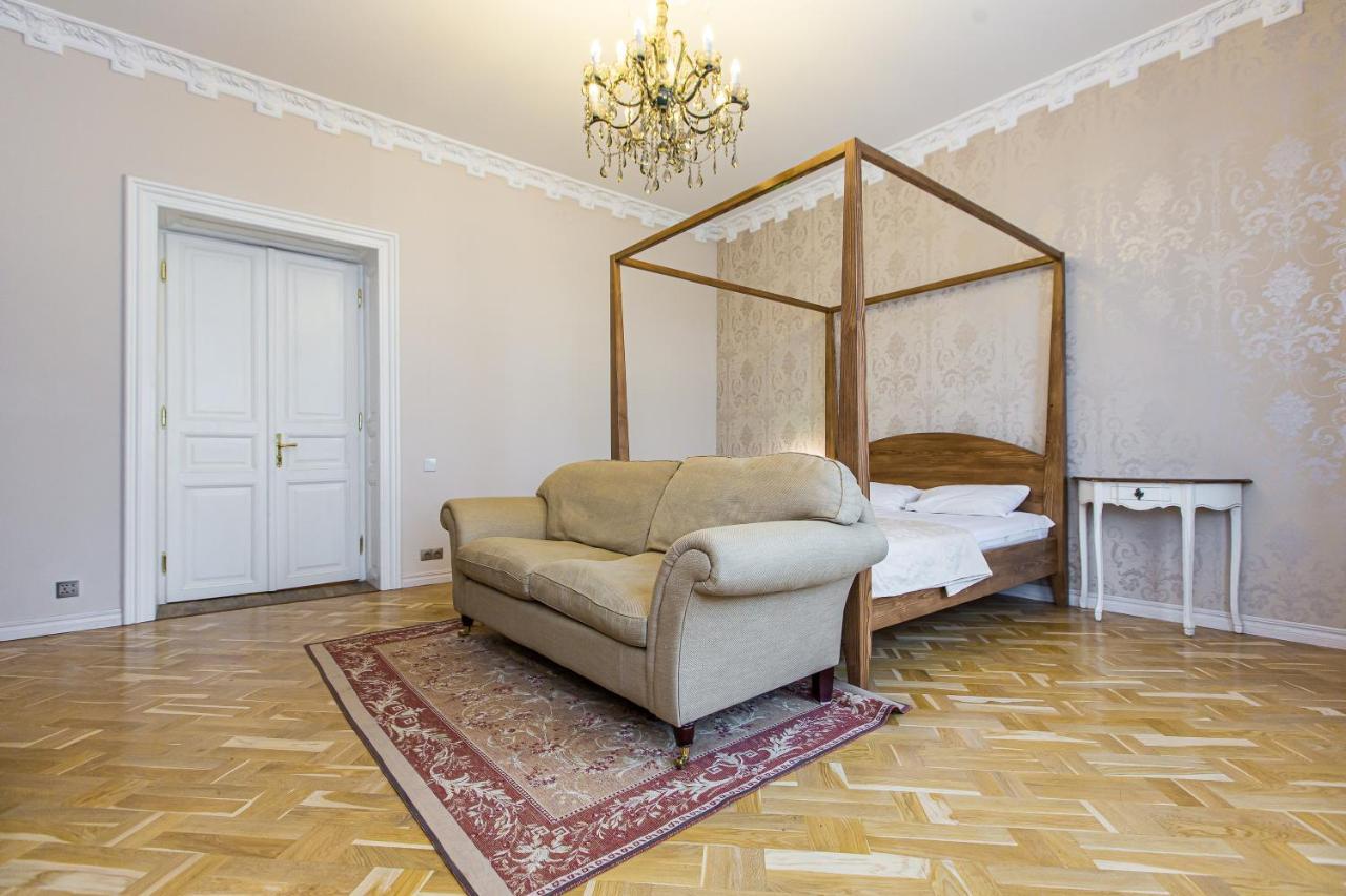 Австрійська Квартира В Центрі На Вулиці Михальчука 5 Lviv Ngoại thất bức ảnh